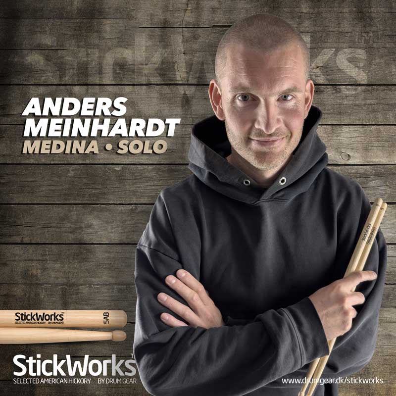 Anders Meinhardt  med et sæt stickworks trommestikker